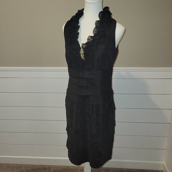 Classy Black V-Neck Ruffled Cocktail Dress - Size 6 - Picture 4 of 11